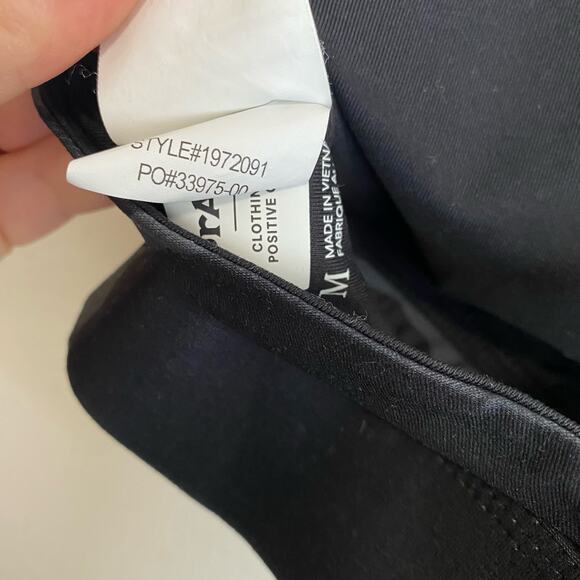 Prana Women's Sports Bra Layna Black Camo Size Medium V Neck Cross Back - Picture 5 of 7